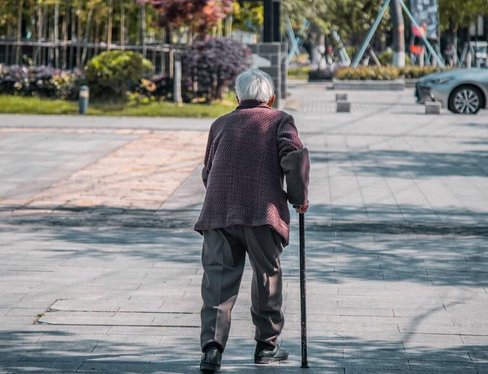 老年人走路腿软无力是怎么回事