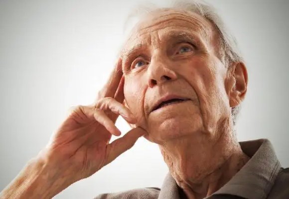 总爱忘事、疑心重、喜怒无常，老年人定期做做“记忆体检”